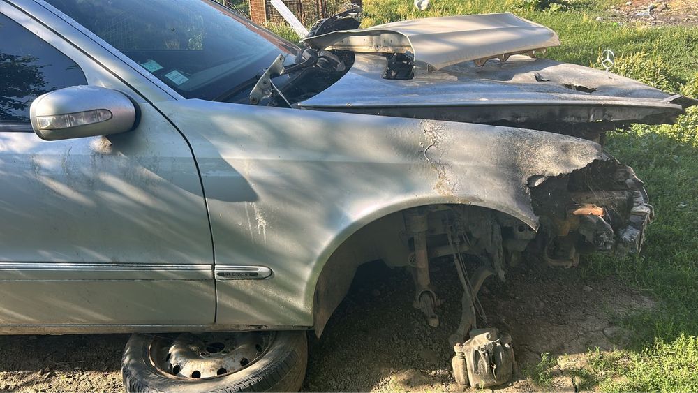 Vand pt dezmembrat Mercedes E220cdi .150cp .Automat 2004