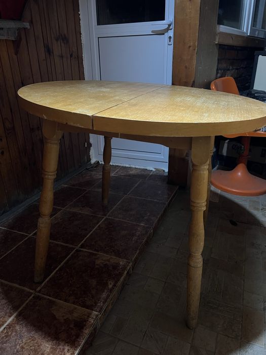 Кръгла маса дървена