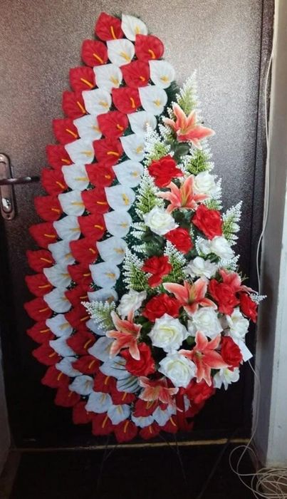 Aranjamente funerare pe comanda