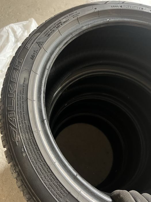Зимни гуми 215/45R17