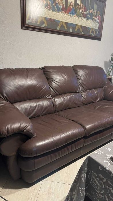 Кожен диван по поръчка