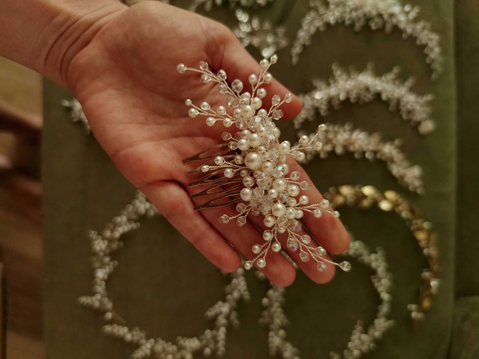 Mireasa. Coafura păr.Piepten pentru par. Accesorii par.