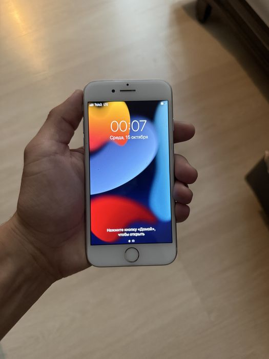 iPhone 7 в хорошом состояние
