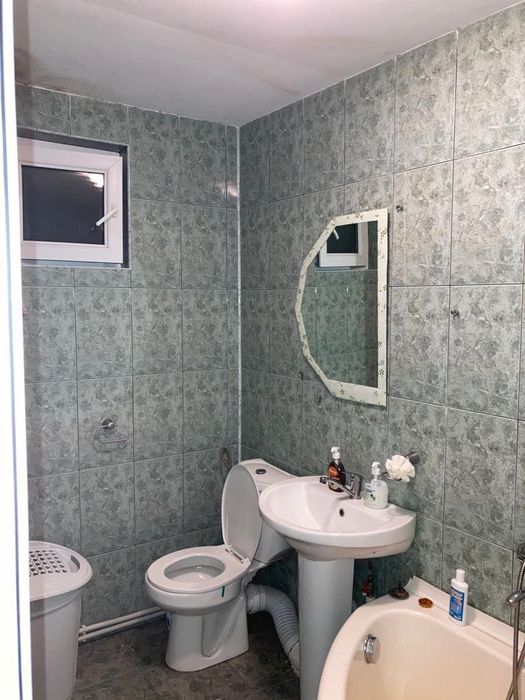 Apartament 3 camere decomandat de vanzare
