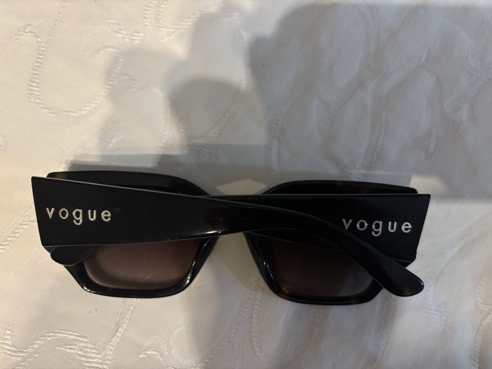 Дамски слънчеви очила "Vogue"