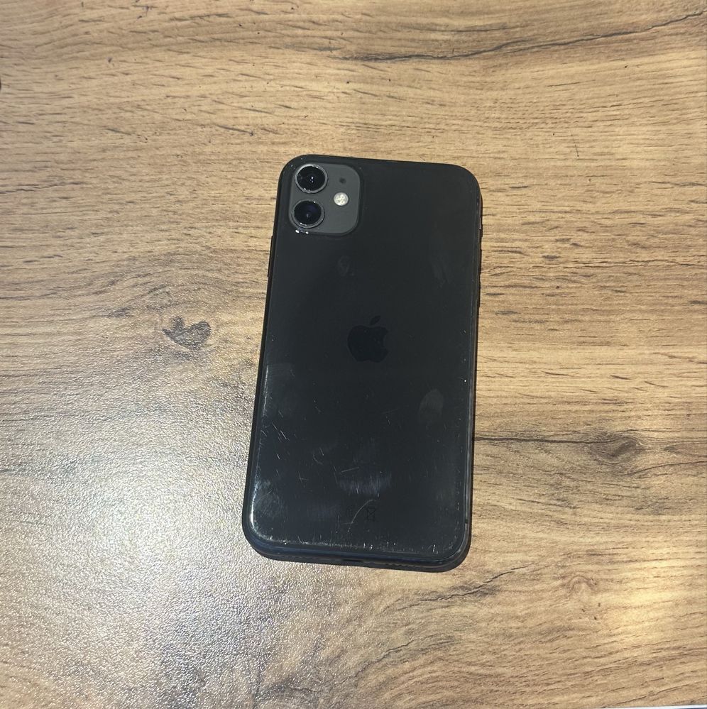 Обменяю iphone 11 64gb