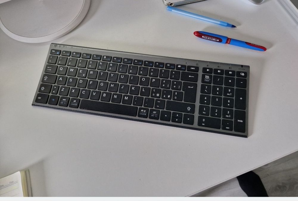 Tastatura Bluetooth perfect funcționala