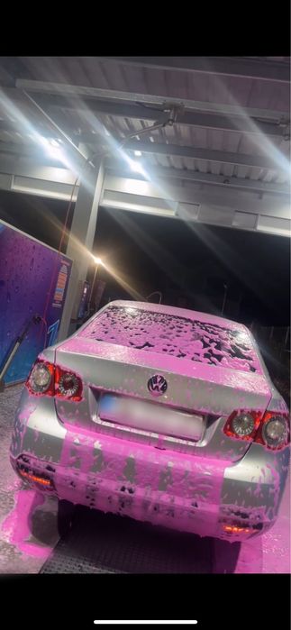 Volkswagen Jetta 2009.    1.6 TDI