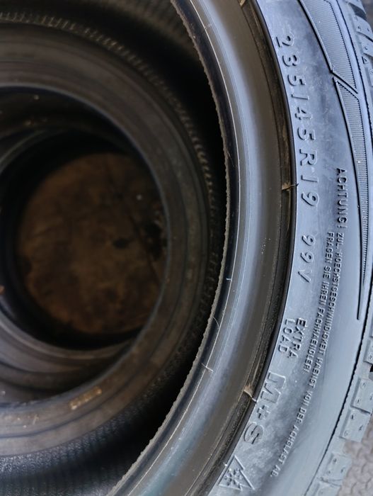 Anvelope de iarnă noi 235 45 19 Dunlop