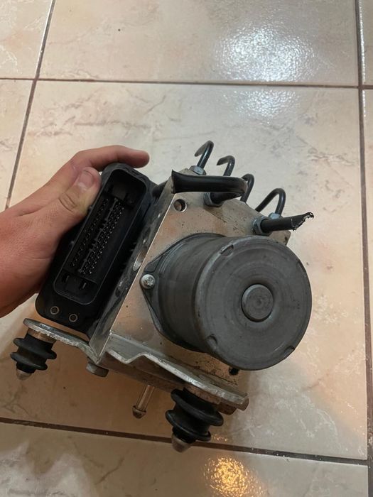 Vand pompa abs audi a6c7 3.0