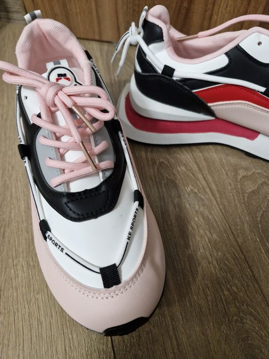 Дамски маратонки НОВИ