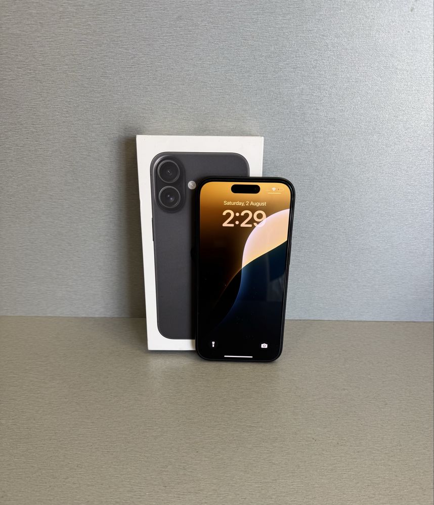 Продавам iPhone 16 на 7 цикъла