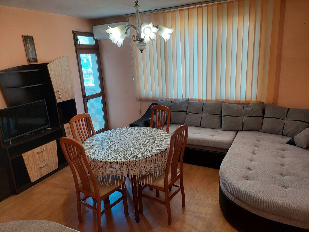 Дава се под наем Двустаен апартамент в Бургас, Лазур - 70 кв.м за 129900 € - Снимка #8