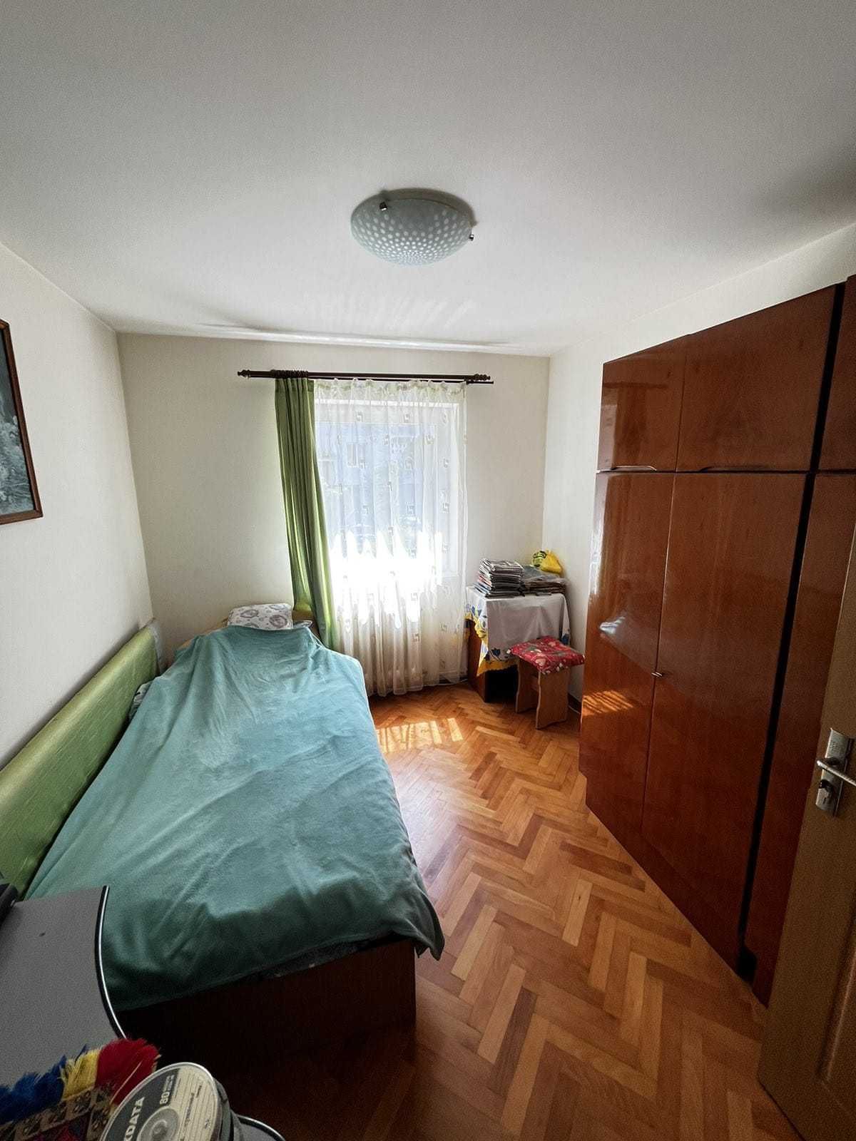 Vând apartament 4 camere decomandate, 83,84 mp, cartier Mănăștur