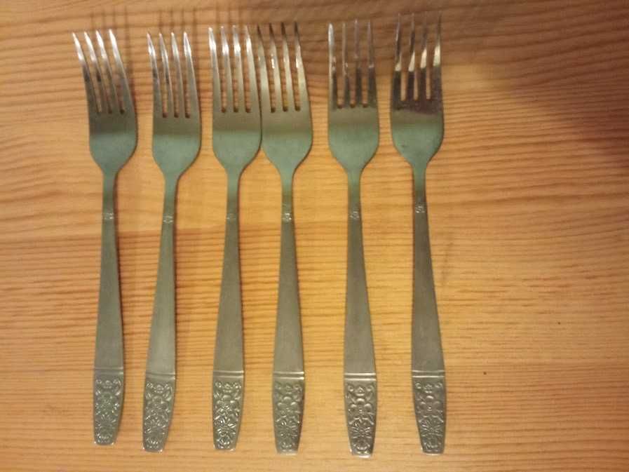 Руски прибори за хранене вилици, ножове и лъжици