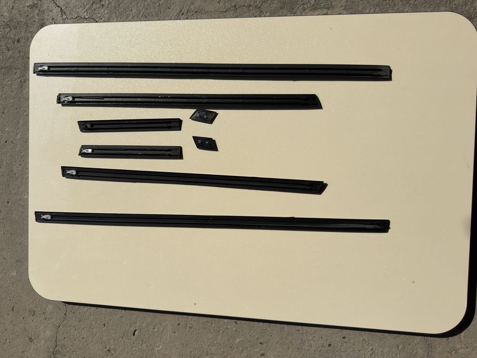 Молдинг двери верхний BMW e34