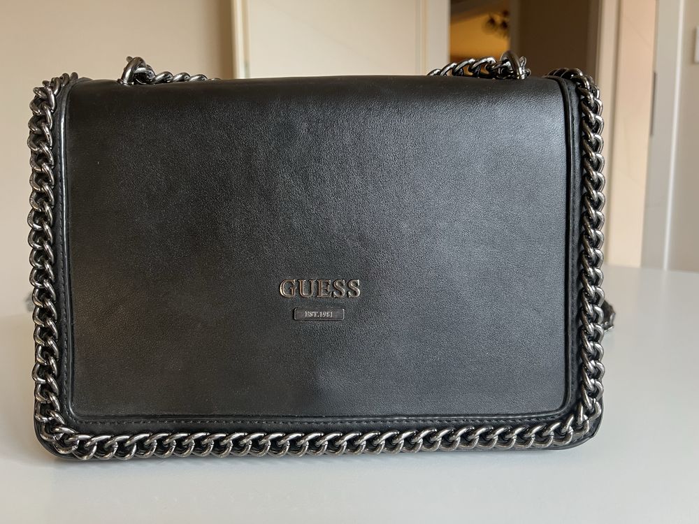 Дамска чанта Guess