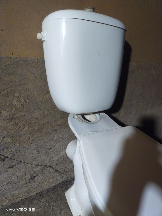 Продам унитаз комплект