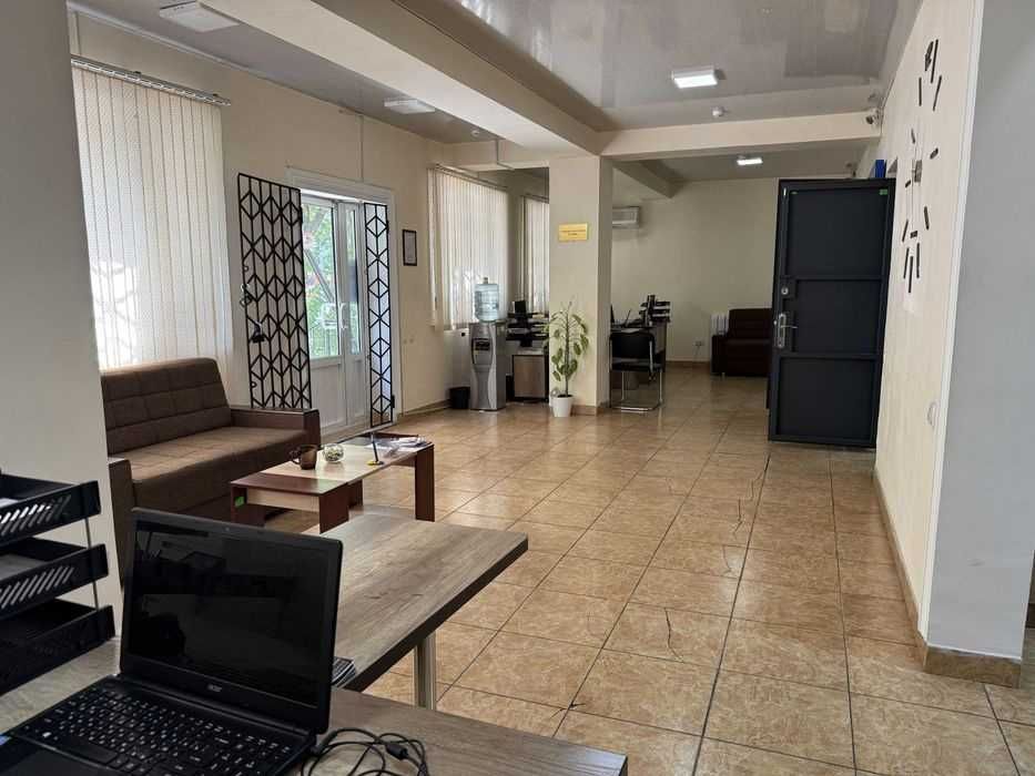 Сдаётся нежилое помещение 175м², 1 линия, М. Горький, 2900$