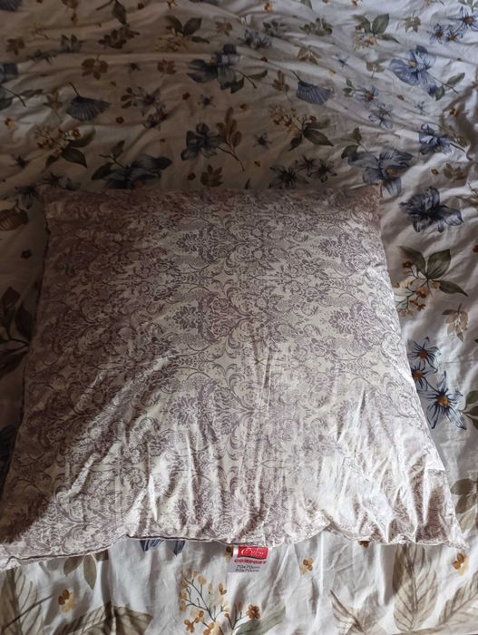 Продам 1 подушка (перьевая) новые б/у