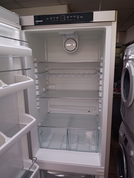 Иноксов комбиниран хладилник с фризер Liebherr 24 месеца гаранция!!!