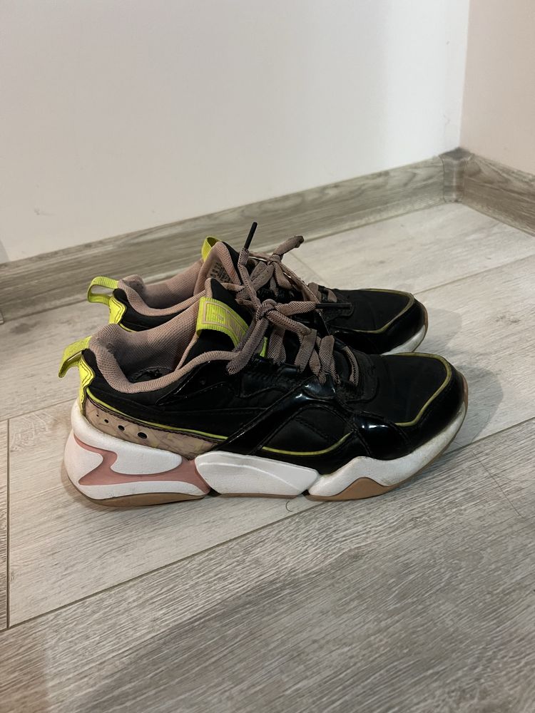 Liu Jo,Puma,Stradivarius