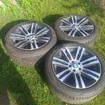 3 jenti cu anvelope.runflat Pirelli BMW X6(1 pe 21 si 2 pe 20)