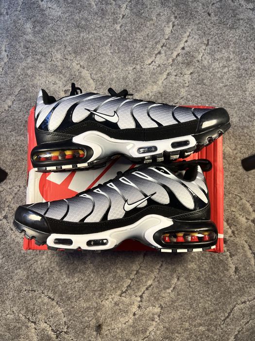 Чисто Нови Nike Air Max Plus Маратонки - 43 Номер