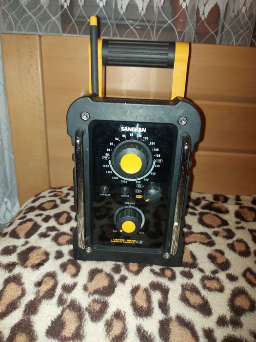 Pentru șantier Sangean U2.Onkyo Tx NR709.Roland CM