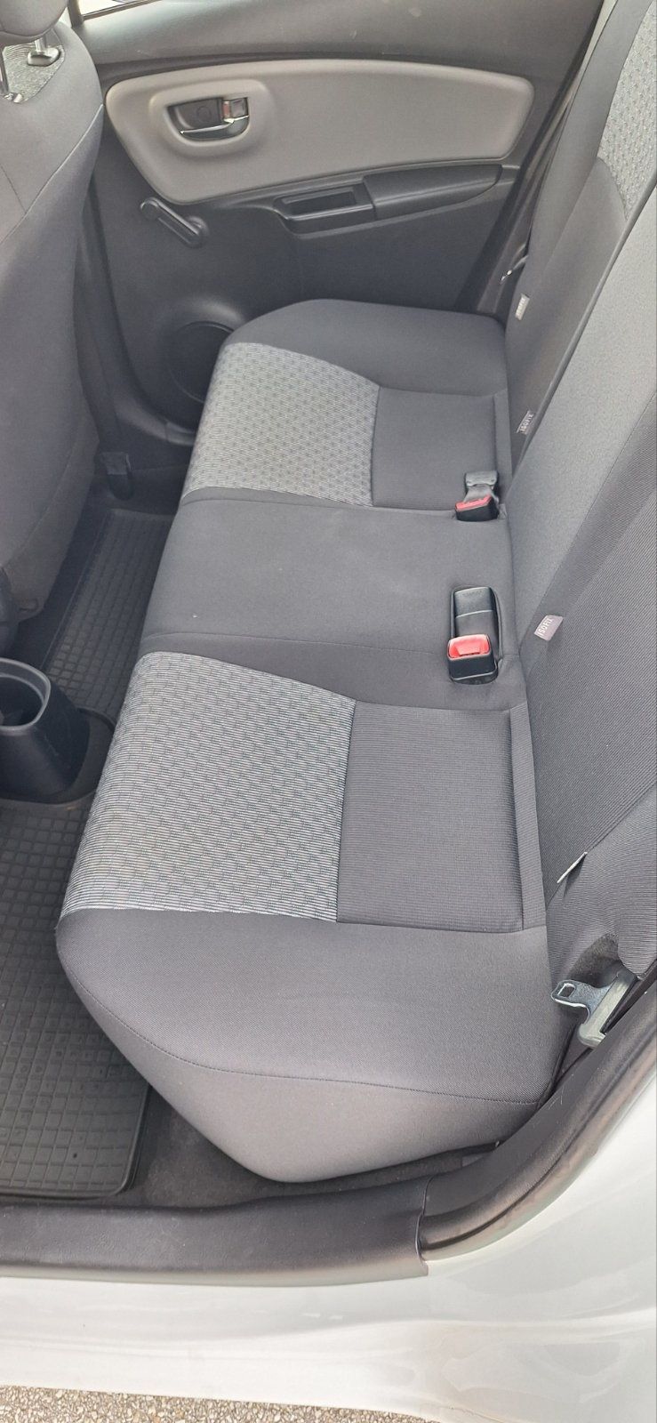 Toyota Yaris 1.33VVT 2016г Бензин 6 скорости!