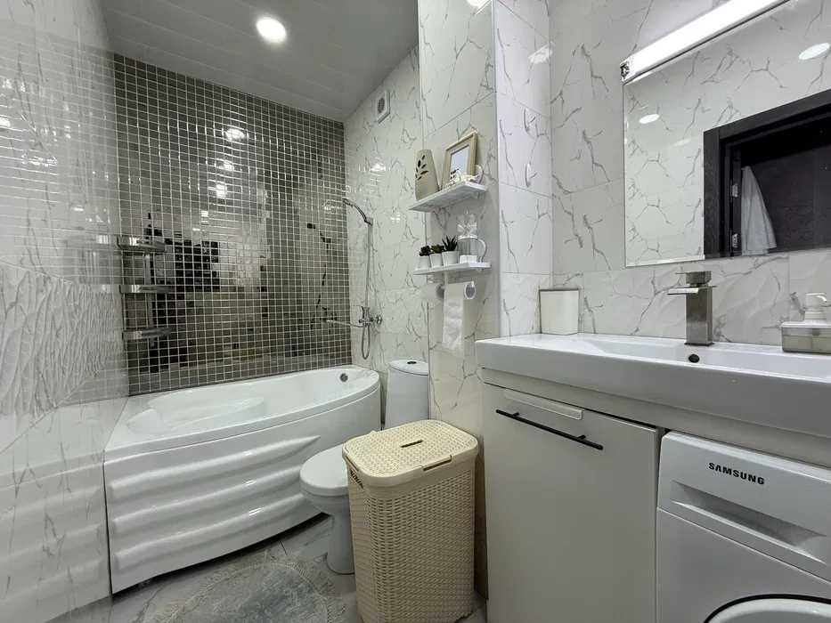 Продаётся своя 2-ком квартира в центре города | ул Садык Азимова, 62м2