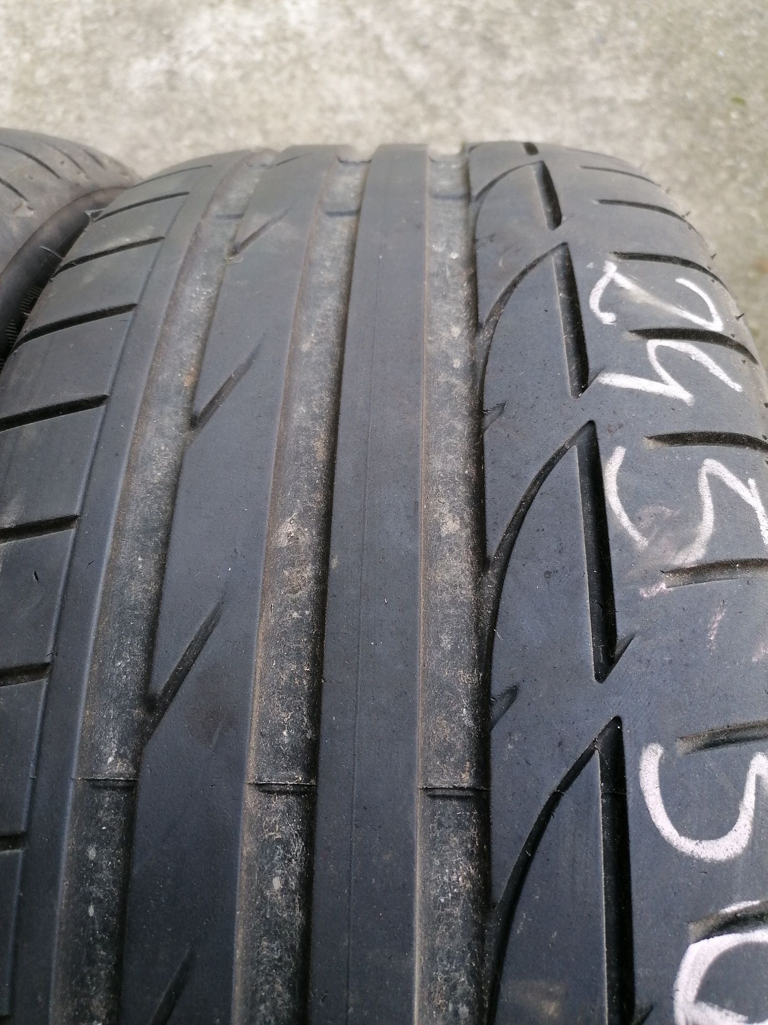 Vând 2 anvelope vară apollo 235.50.18 și două bridgestone 245.50.18