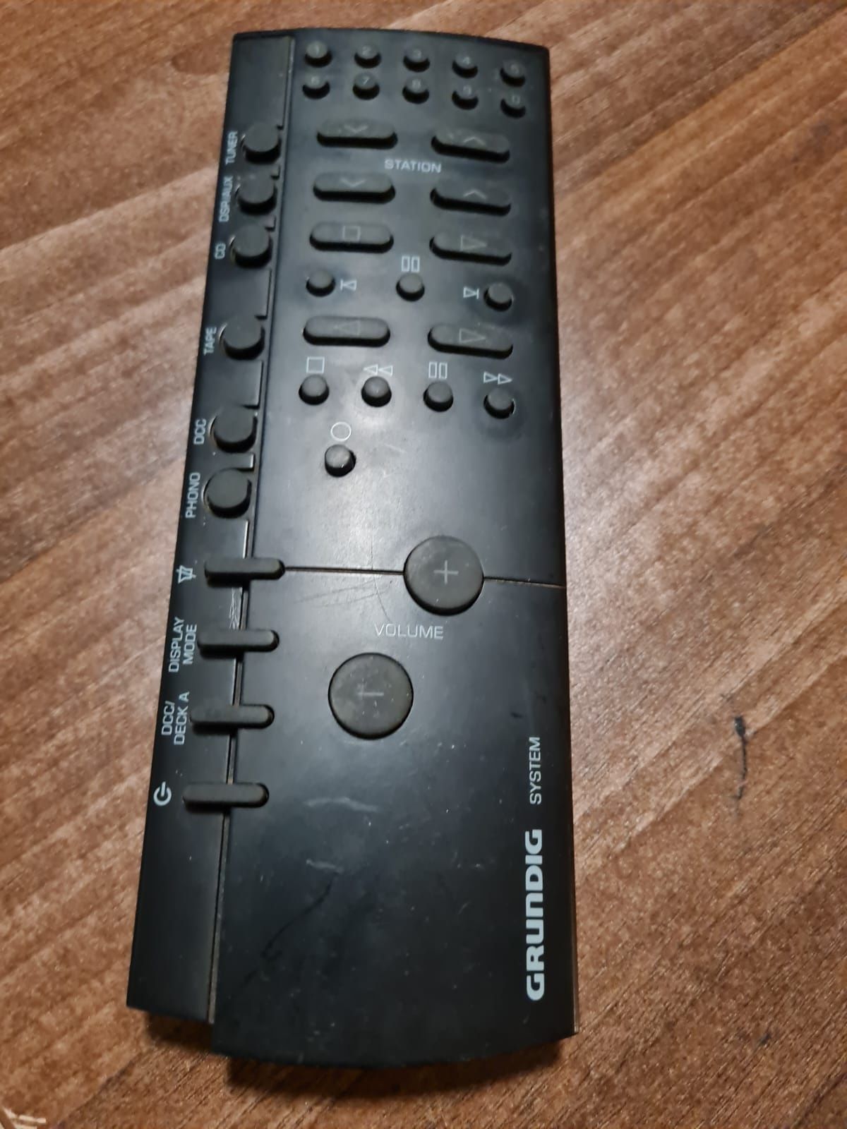 Linie Audio Grundig cu telcomandă