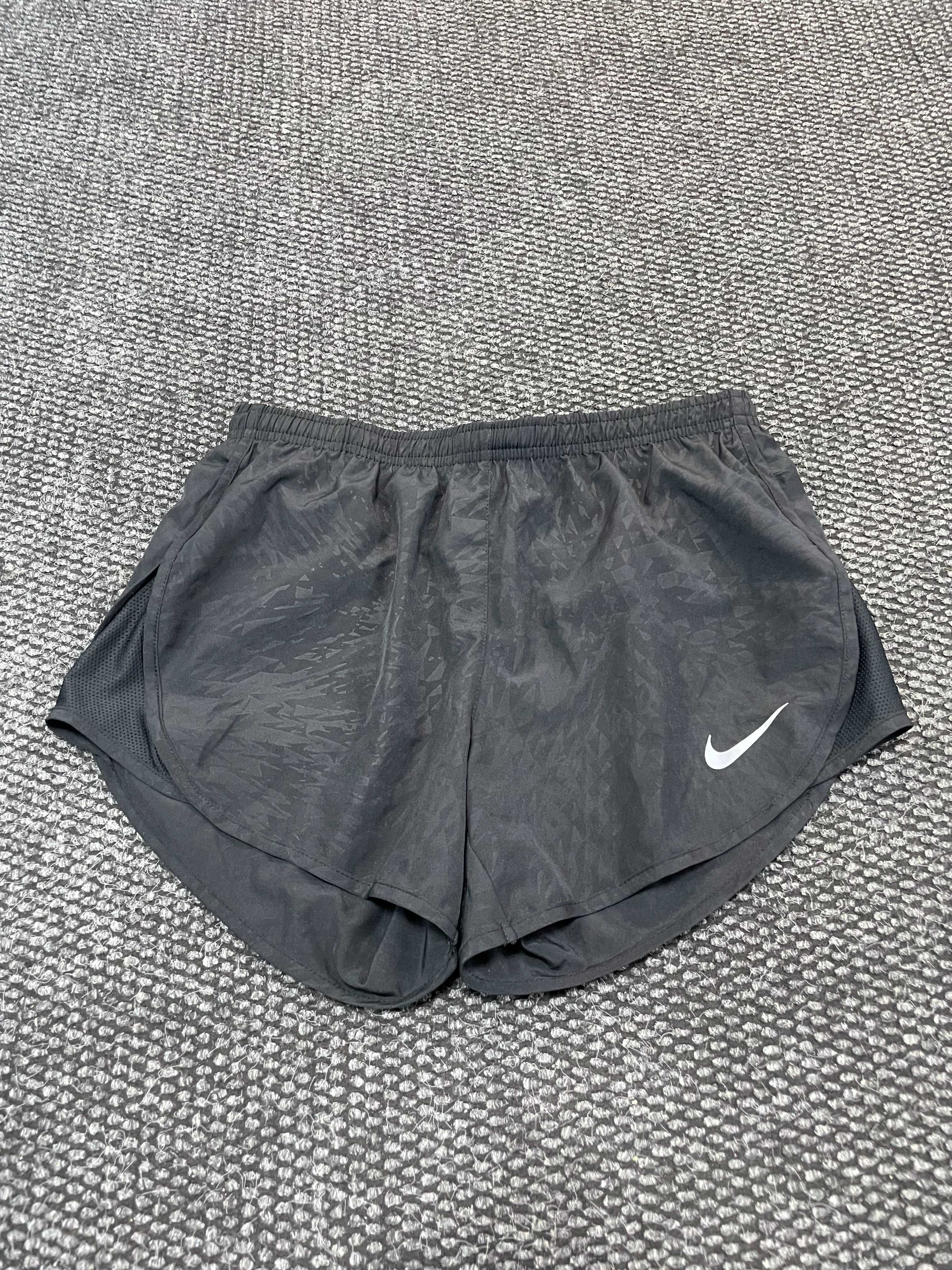 Nike XS къси панталони дамски