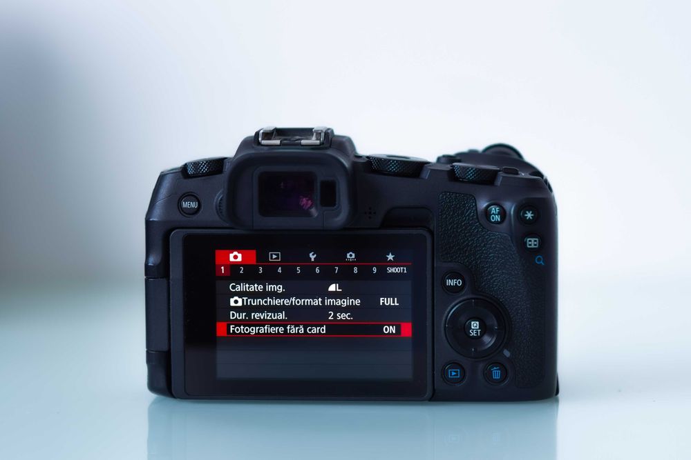 Canon EOS RP | 1700 cadre | touchscreen | stare perfecta