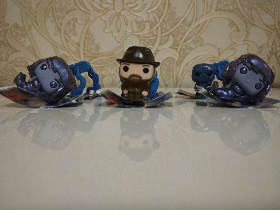 Киндер очень странные дела