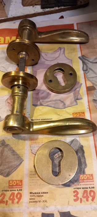 Масивни месингови дръжки