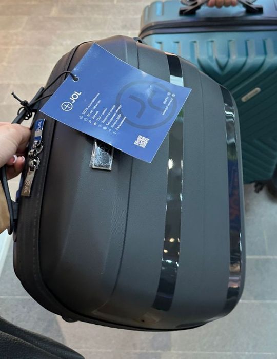 Брендовый чемодан