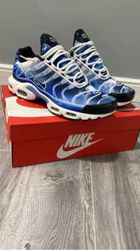 Nike air max plus light photography