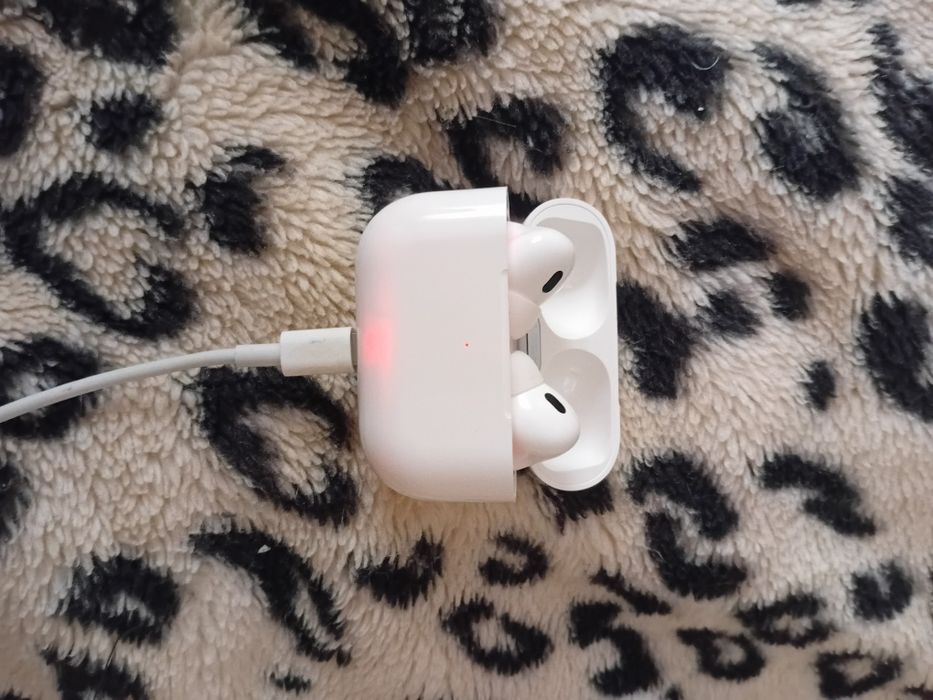 Продам наушники  в хорошем состоянии,  звук огонь