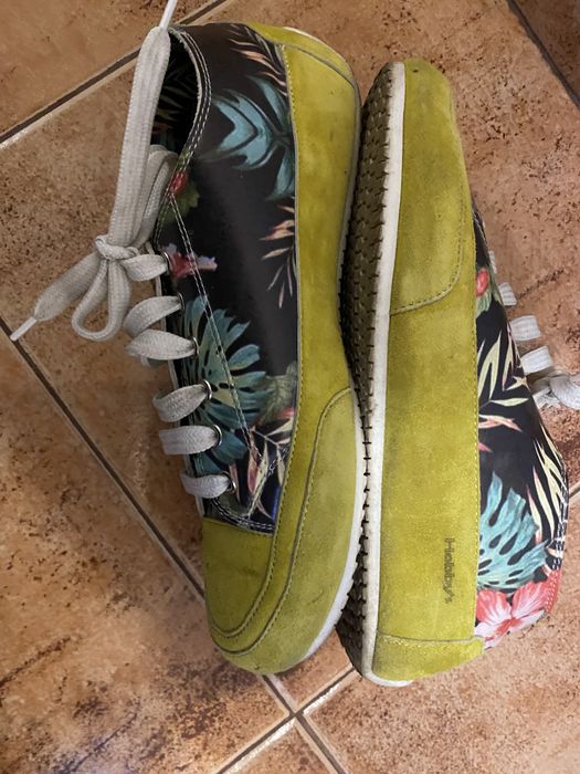 Обувки кецове и снийърси