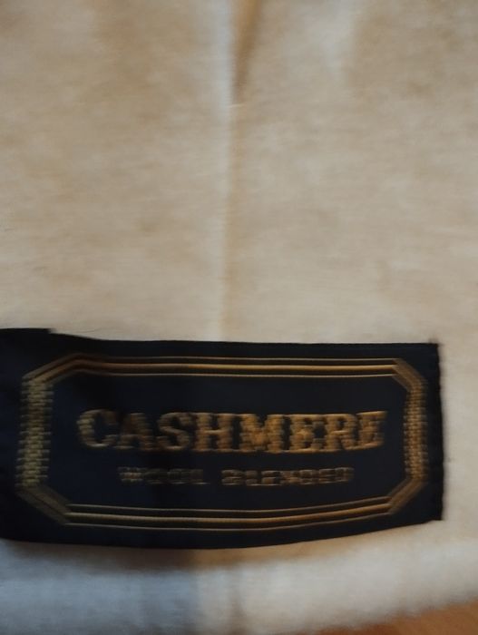 Palton Cashmere NOU ,fin și călduros+ cadou
