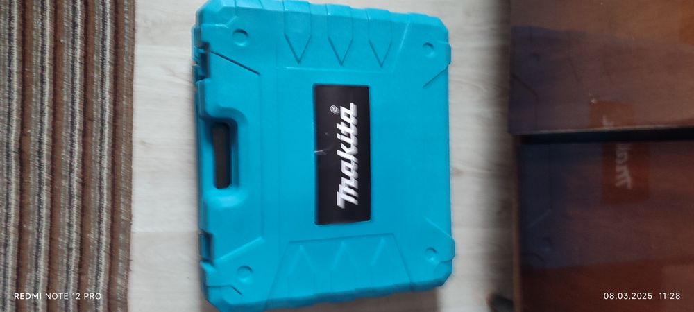 Фирма MAKITA  четрый в одном новая