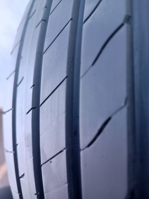 215/65/16 Goodyear Дот 3923