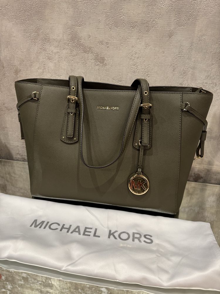 Michael Kors Оригинална Чанта с етикет
