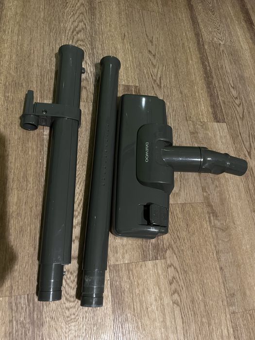 Продается почти новый пылесос Дэу