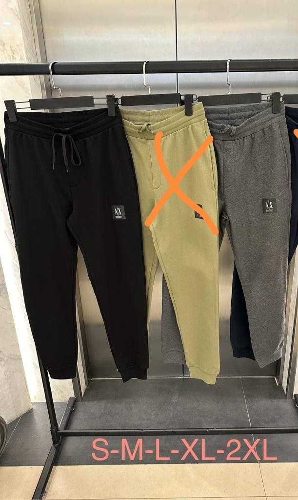 Pantalon Trening hugo boss pentru mai multe modele intrati pe whatsapp