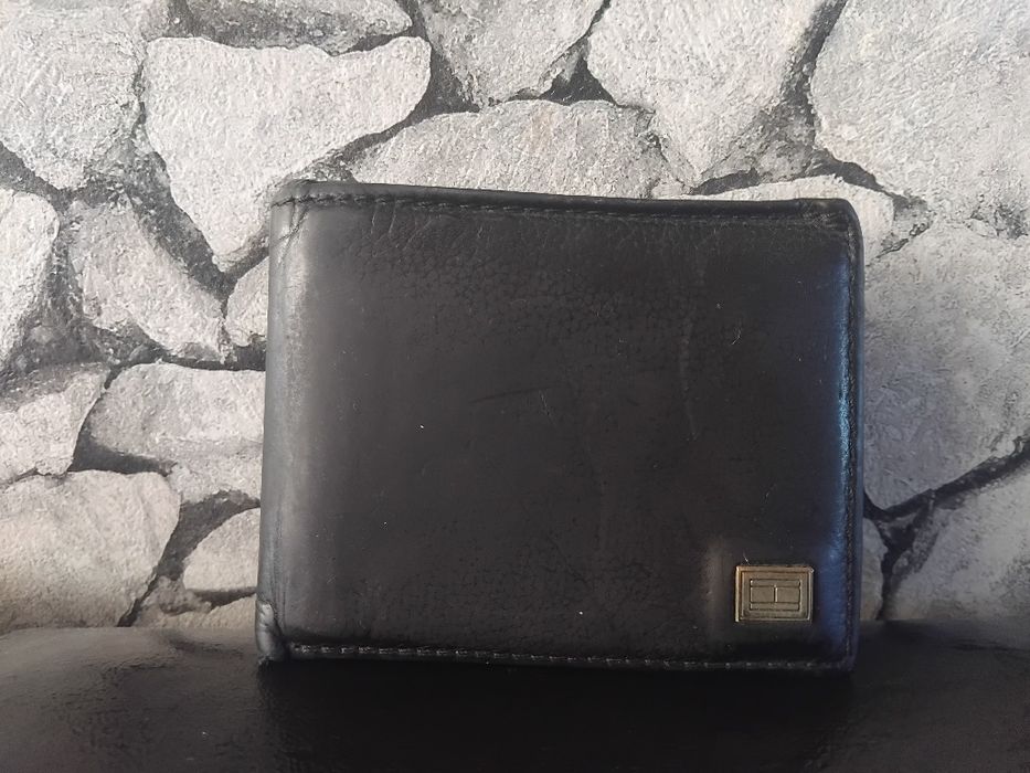 Мъжко портмоне Tommy Hilfiger – стилен и практичен аксесоар