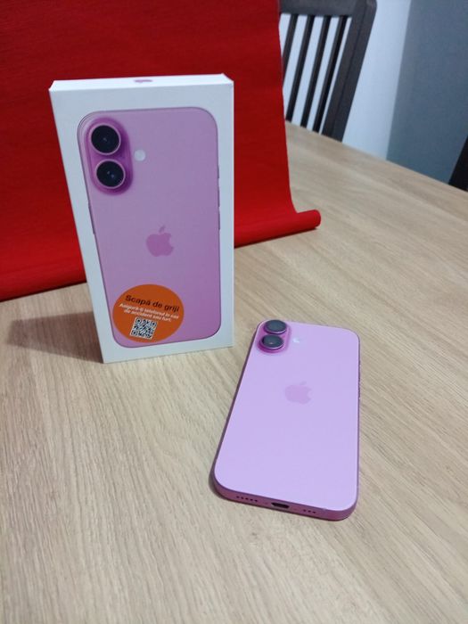 Vand iphone 16 pink impecabil