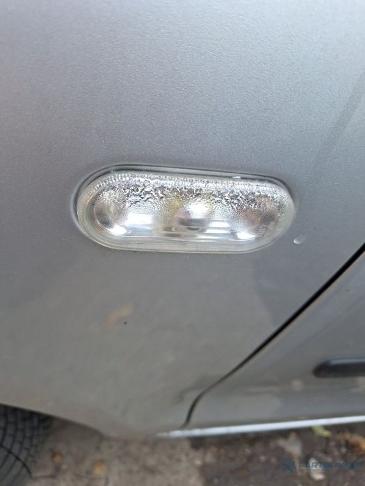 Lampa de semnalizare aripa fata VOLKSWAGEN POLO 9N_ 2001 - 20121.4 TDI AMF, BAY